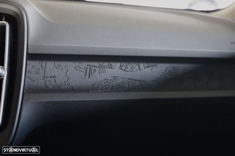 Volvo XC 40 1.5 T2 Momentum Core Geartronic - 15