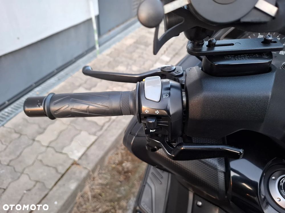 Yamaha Tmax - 17