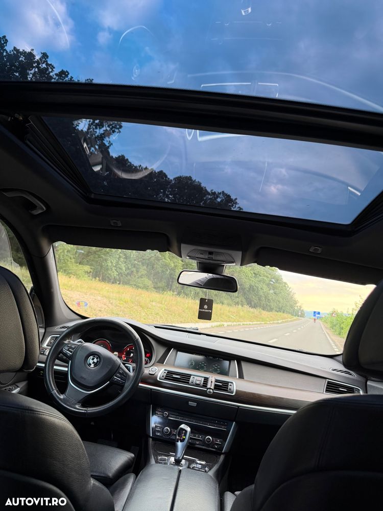 BMW Seria 5 530d xDrive - 7