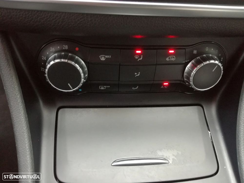 Mercedes-Benz CLA 180 CDI Urban - 23