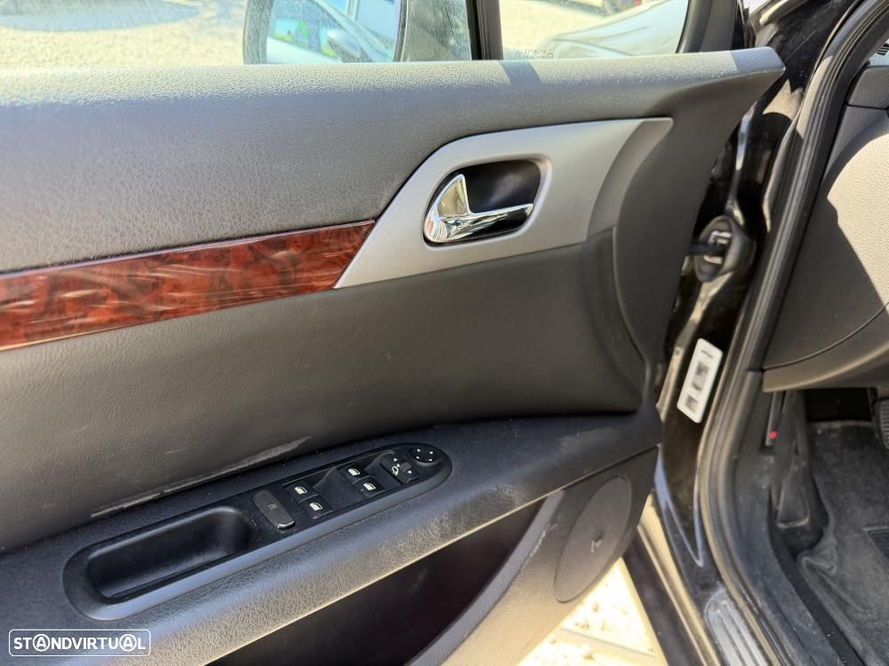 Peugeot 407 2.0 HDi Executive - 16