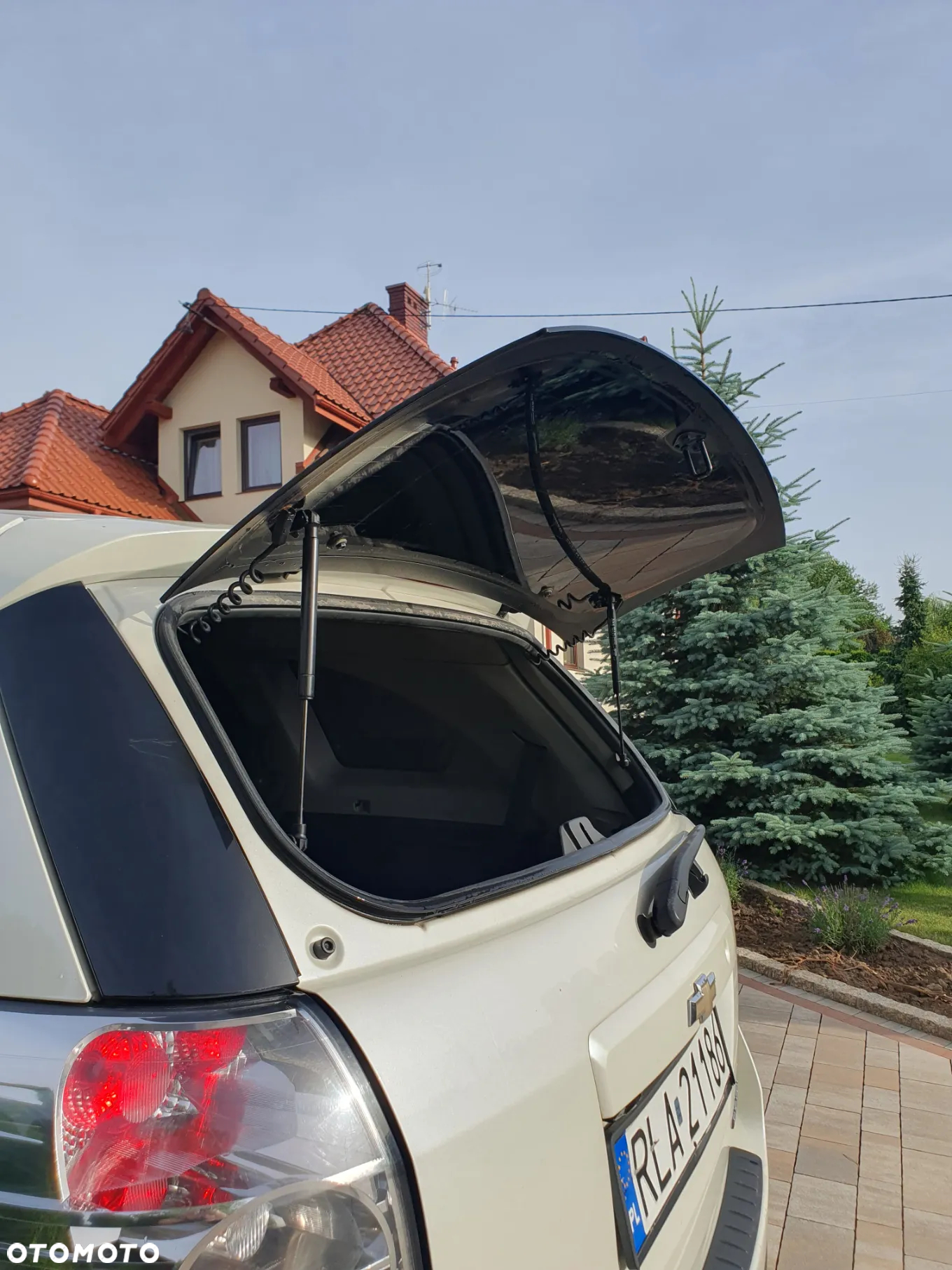 Chevrolet Captiva 2.2 d LTZ - 13