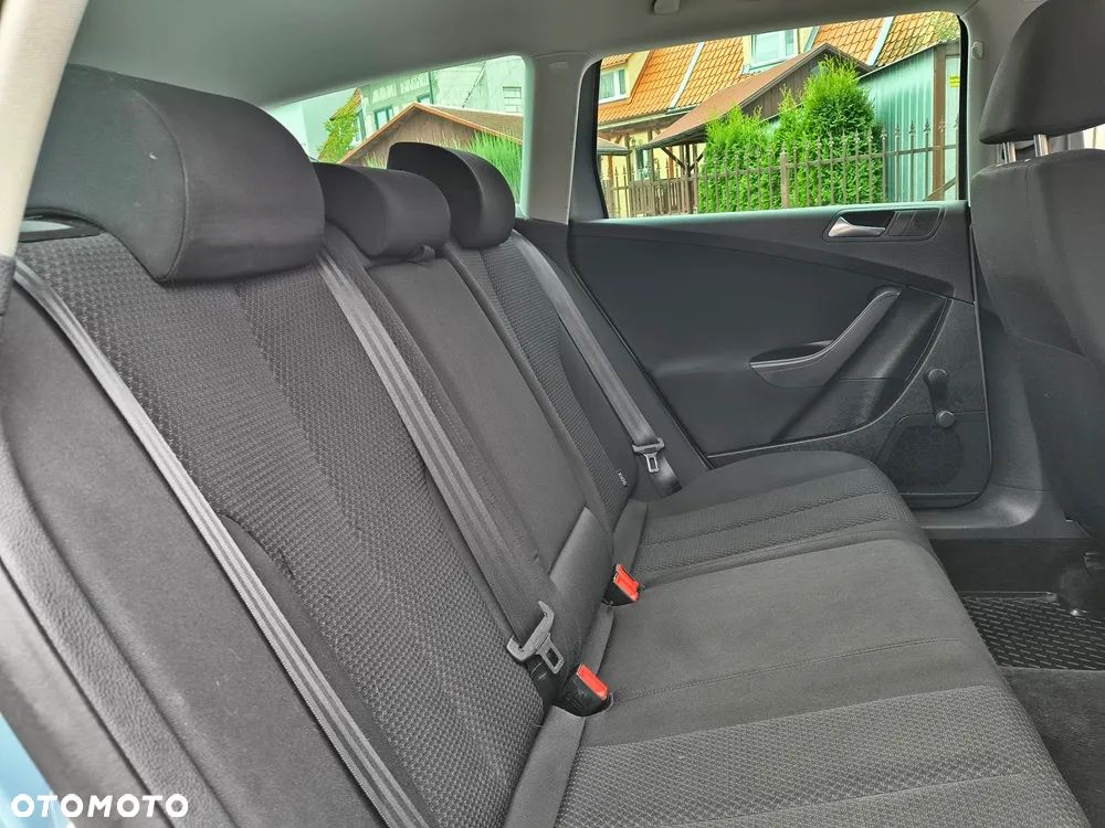 Volkswagen Passat 2.0 TDI DPF Comfortline - 27