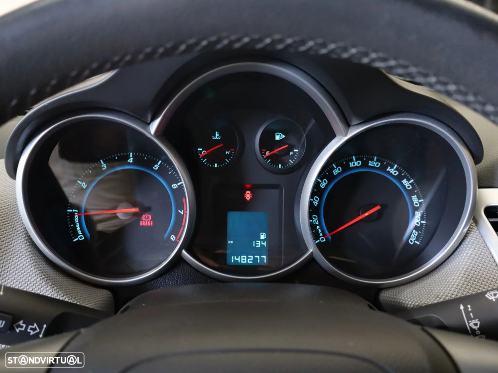 Chevrolet Cruze 1.6 LS - 20