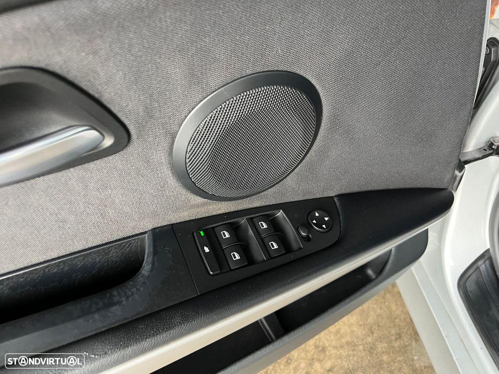 BMW 320 d EfficientDynamics - 15