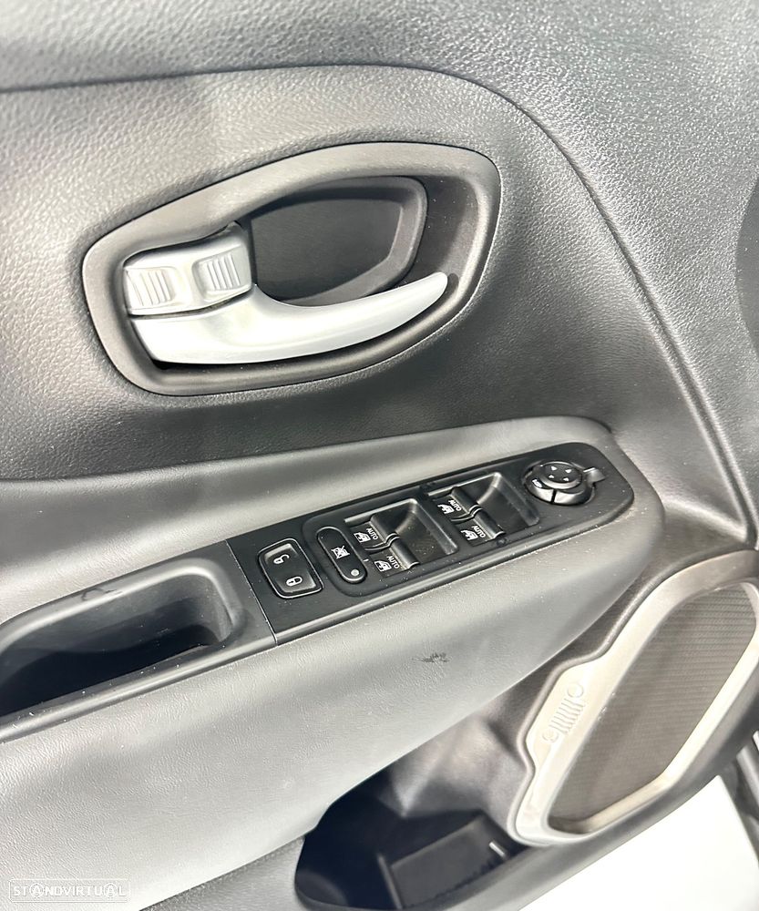Jeep Renegade 1.3 TG 4Xe Limited - 8