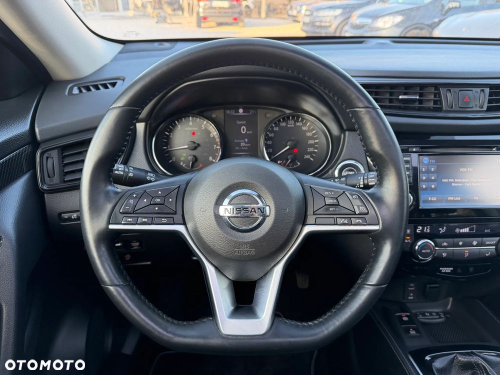 Nissan X-Trail 1.6 DIG-T N-Connecta 2WD 7os - 25