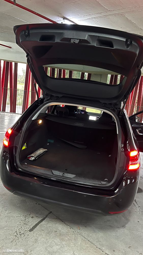 Peugeot 308 1.2 PureTech Allure EAT8 - 27