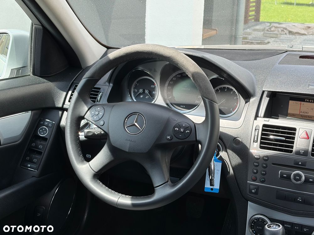 Mercedes-Benz Klasa C 180 (BlueEFFICIENCY) Avantgarde - 23