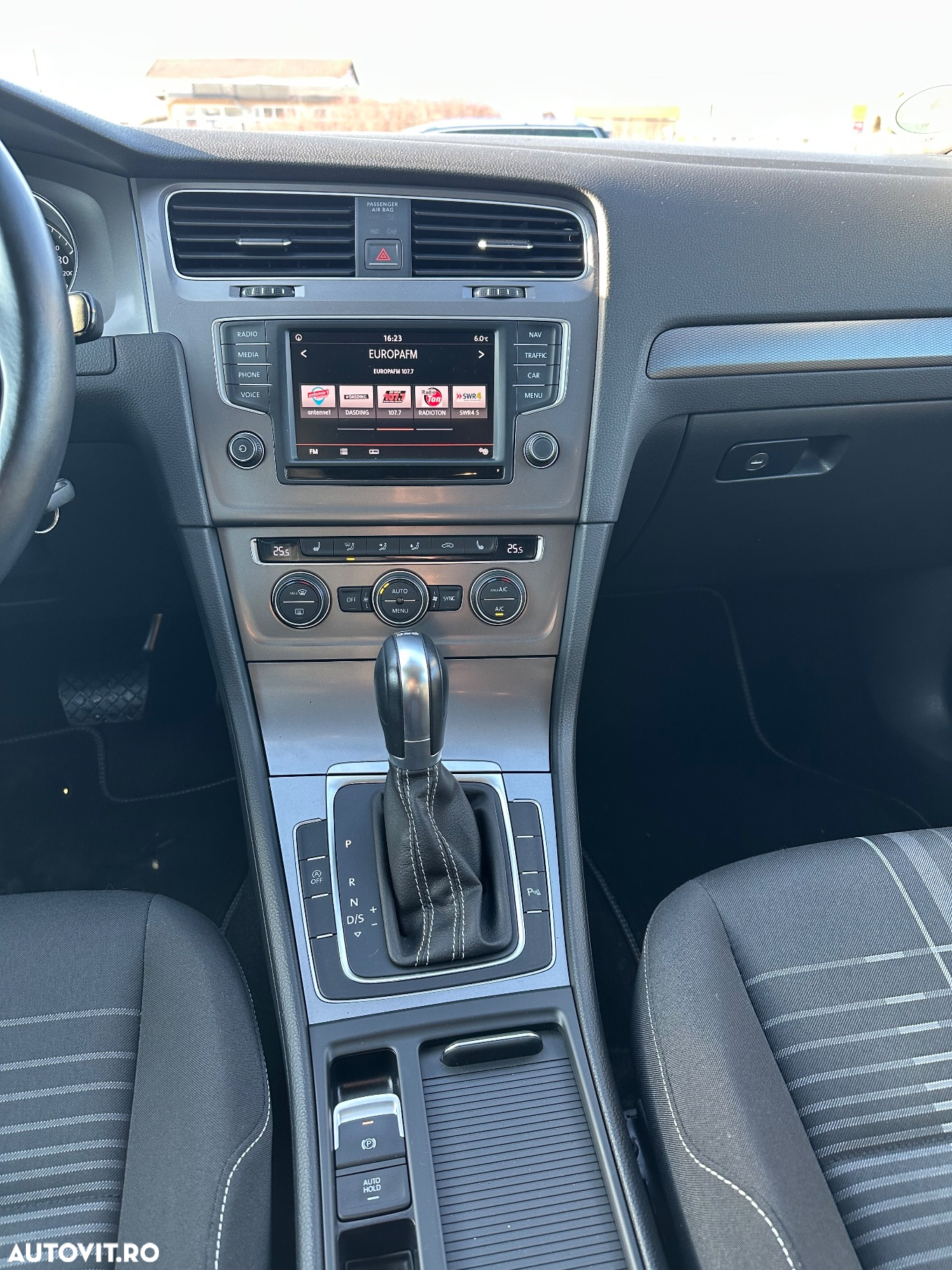 Volkswagen Golf Variant 1.2 TSI BlueMotion Technology DSG Lounge - 11