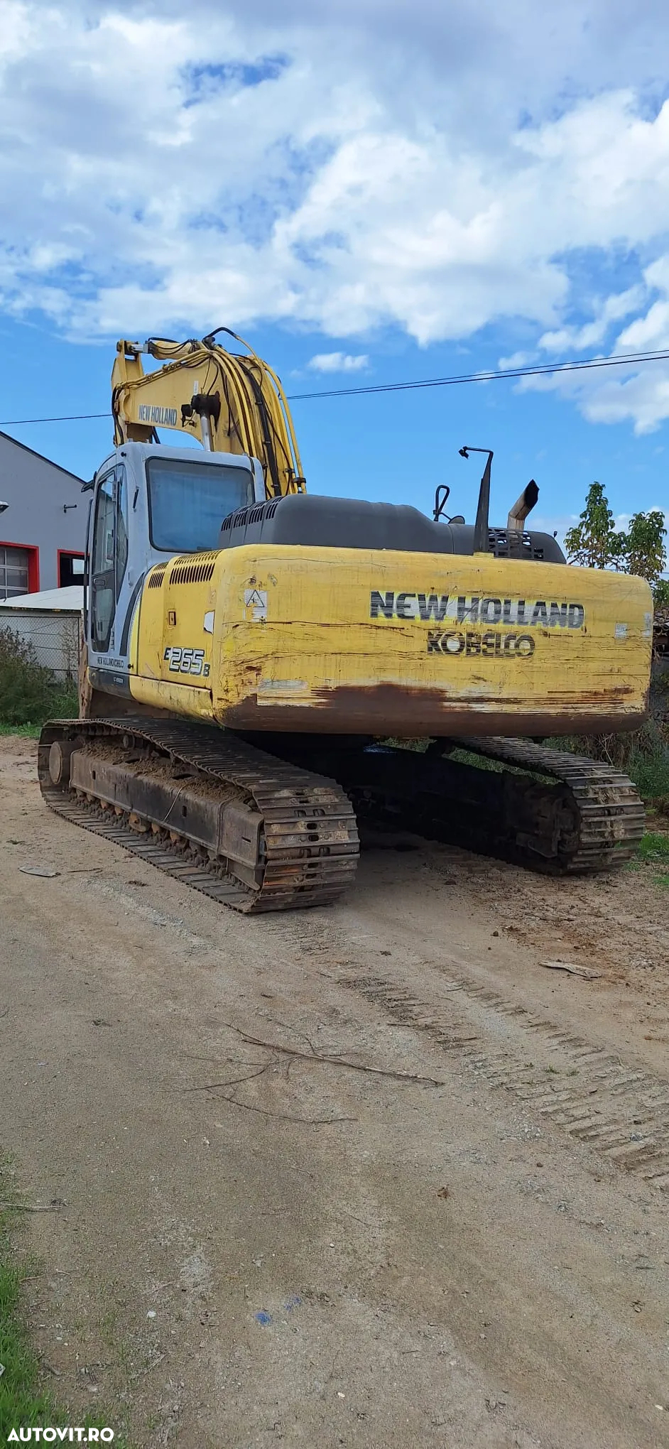 New Holland E 265B - 2