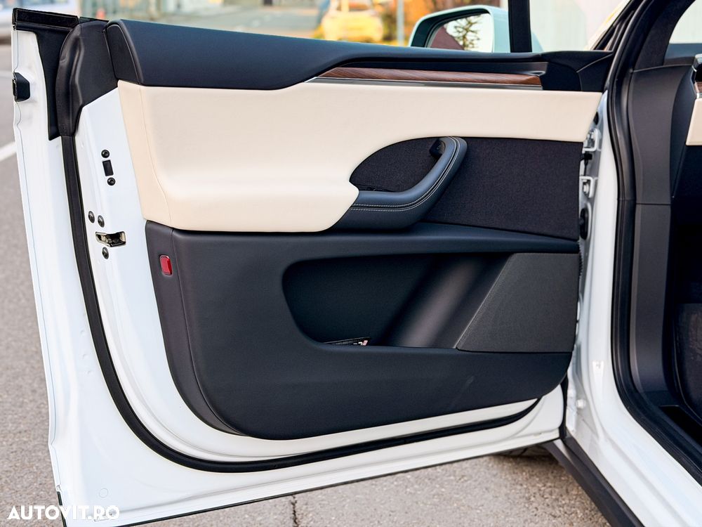 Tesla Model X Long Range - 18