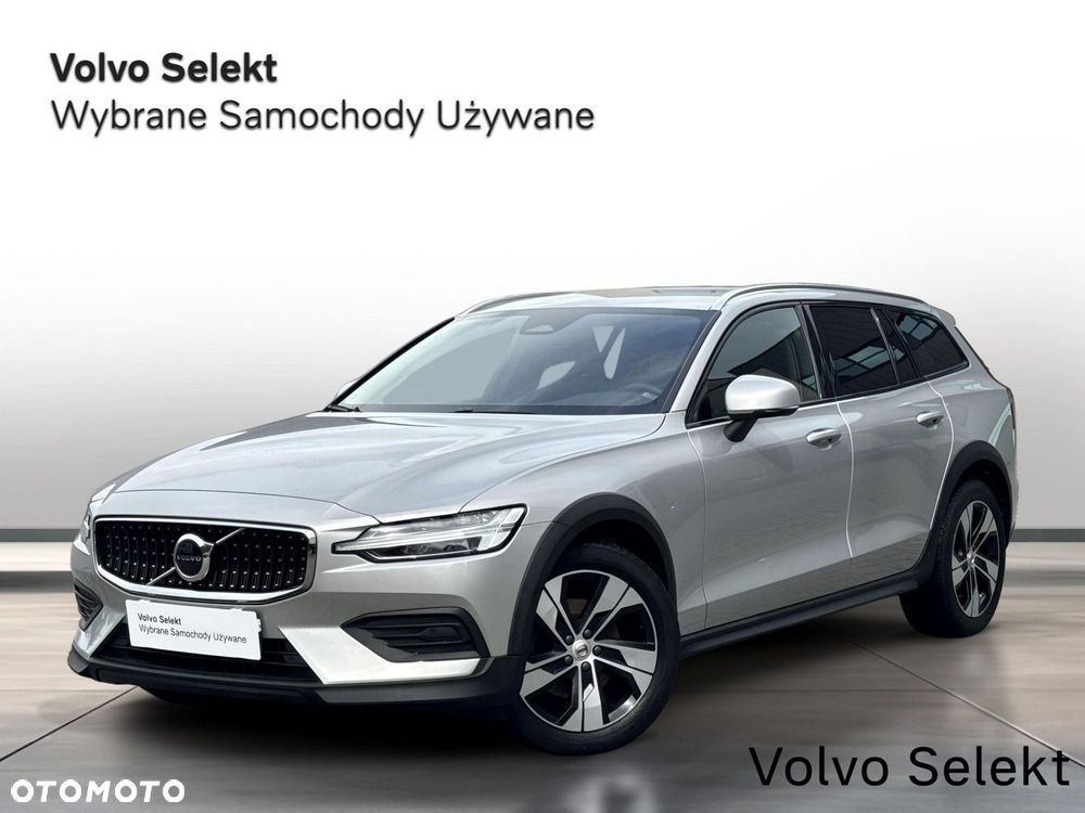 Volvo V60 Cross Country - 1