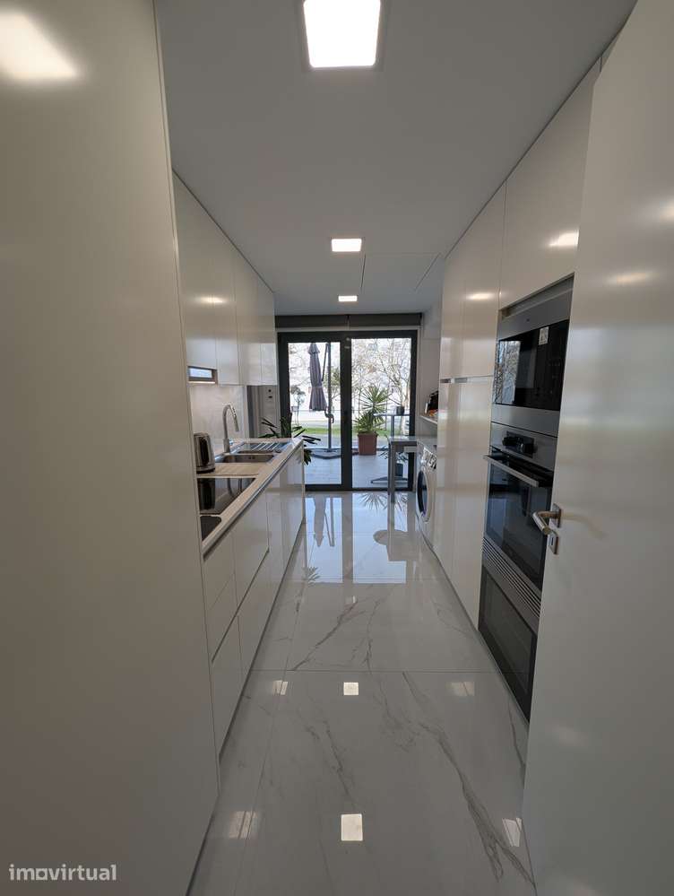 T2 COM TERRAÇO, PISO RADIANTE, BOX E EXCELENTE LOCALIZAÇÃO - Grande imagem: 4/22