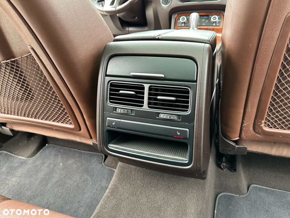 Volkswagen Touareg - 24