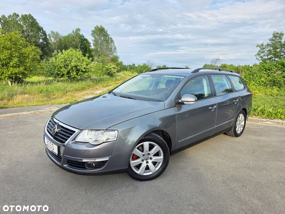 Volkswagen Passat - 1