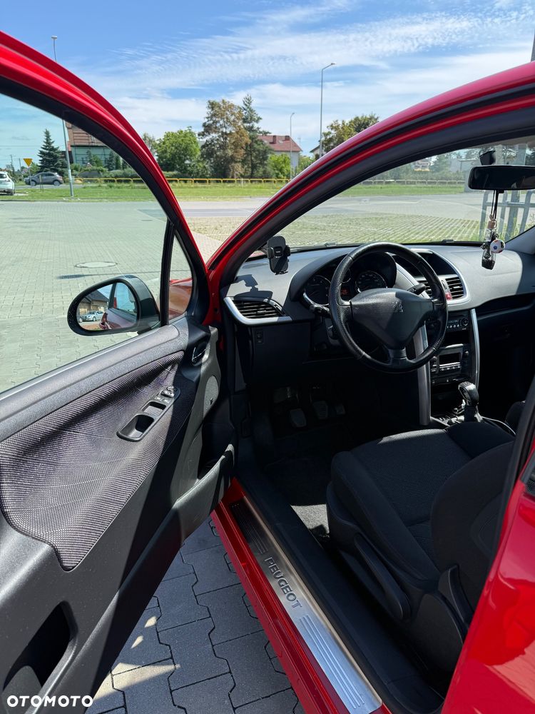 Peugeot 207 - 23