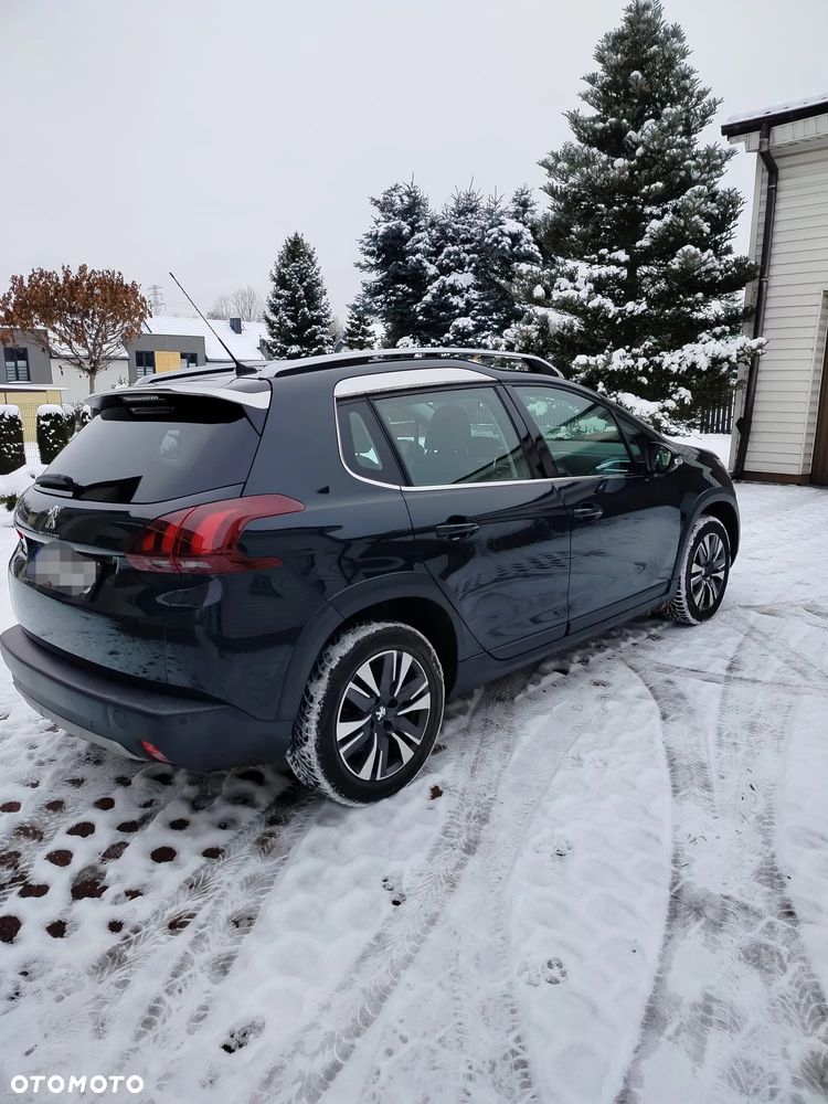 Peugeot 2008 1.2 Pure Tech Allure S&S - 4