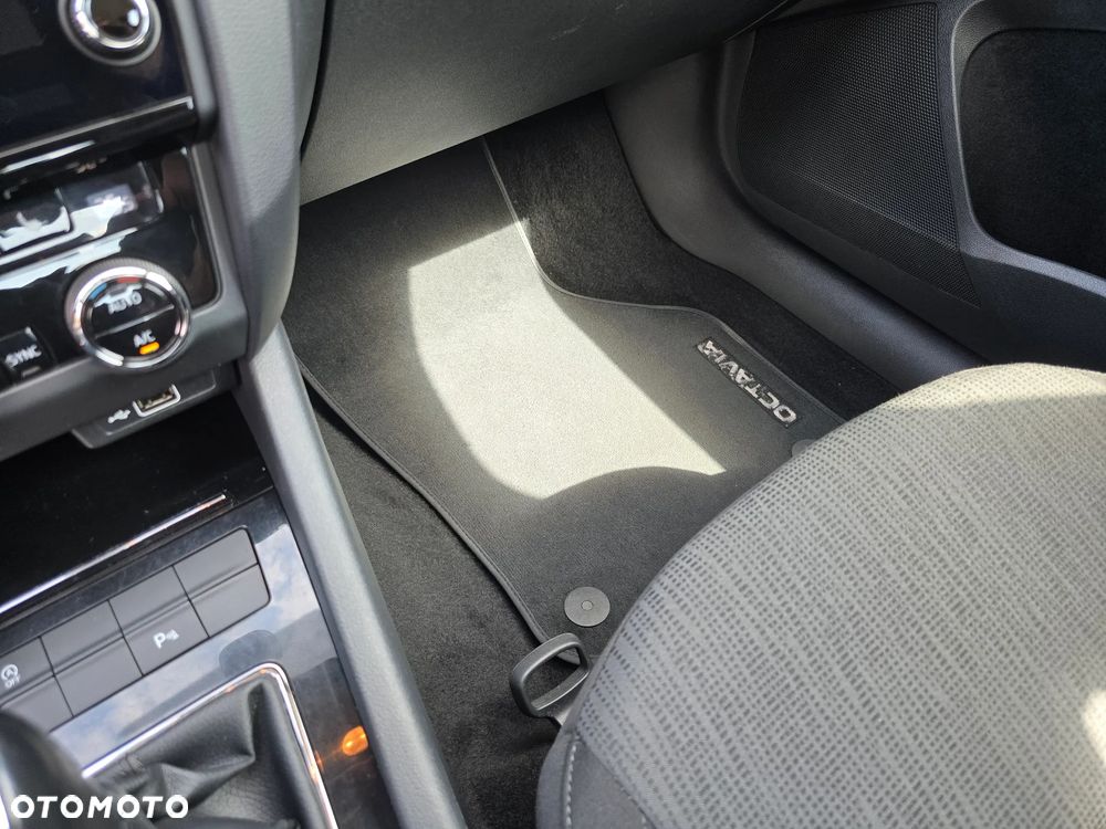 Skoda Octavia 1.5 TSI ACT Style - 18