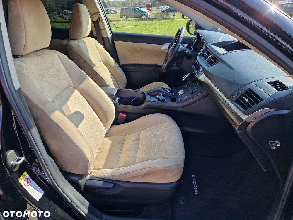 Lexus CT 200h Prestige - 10