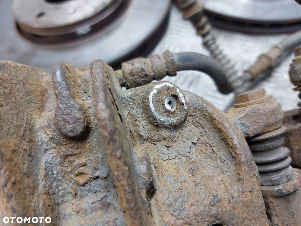 TARCZE HAMULCOWE PRZÓD + KLOCKI + ZACISKI VOLVO V40 I LIFT - 2