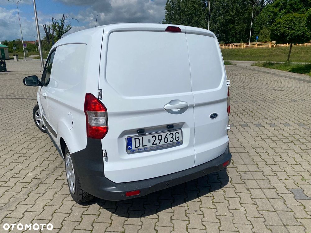 Ford Transit Courier - 1