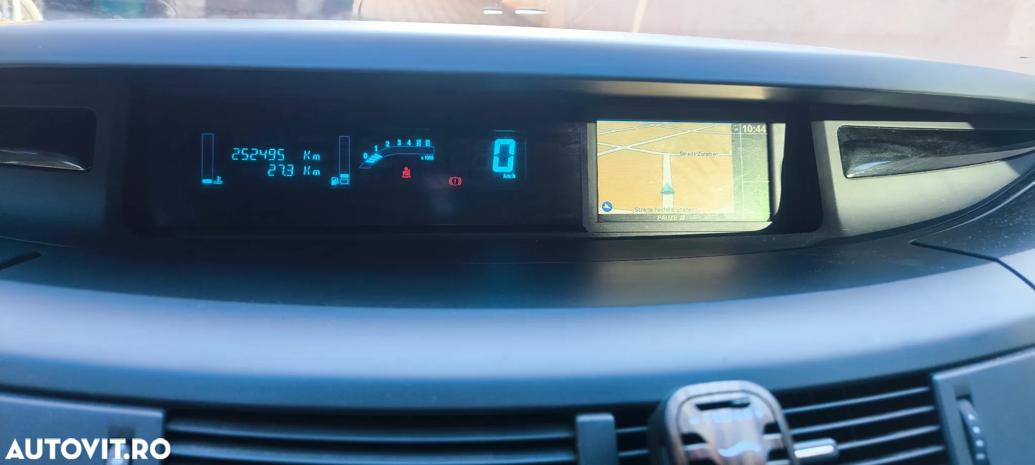 Renault Grand Espace 2.0 dCi FAP Tech Run - 4