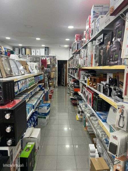 Trespasse de estabelecimento comercial local na Amadora R.Elias Garcia - Grande imagem: 3/4