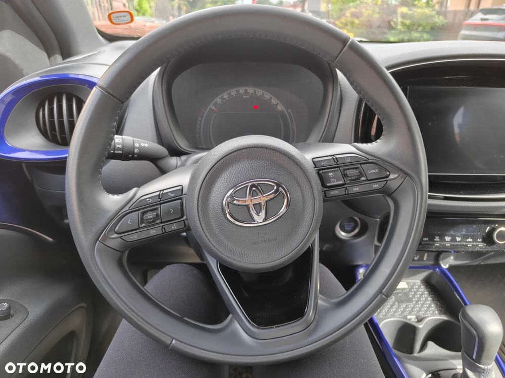 Toyota Aygo X 1.0 VVT-i Executive CVT - 27
