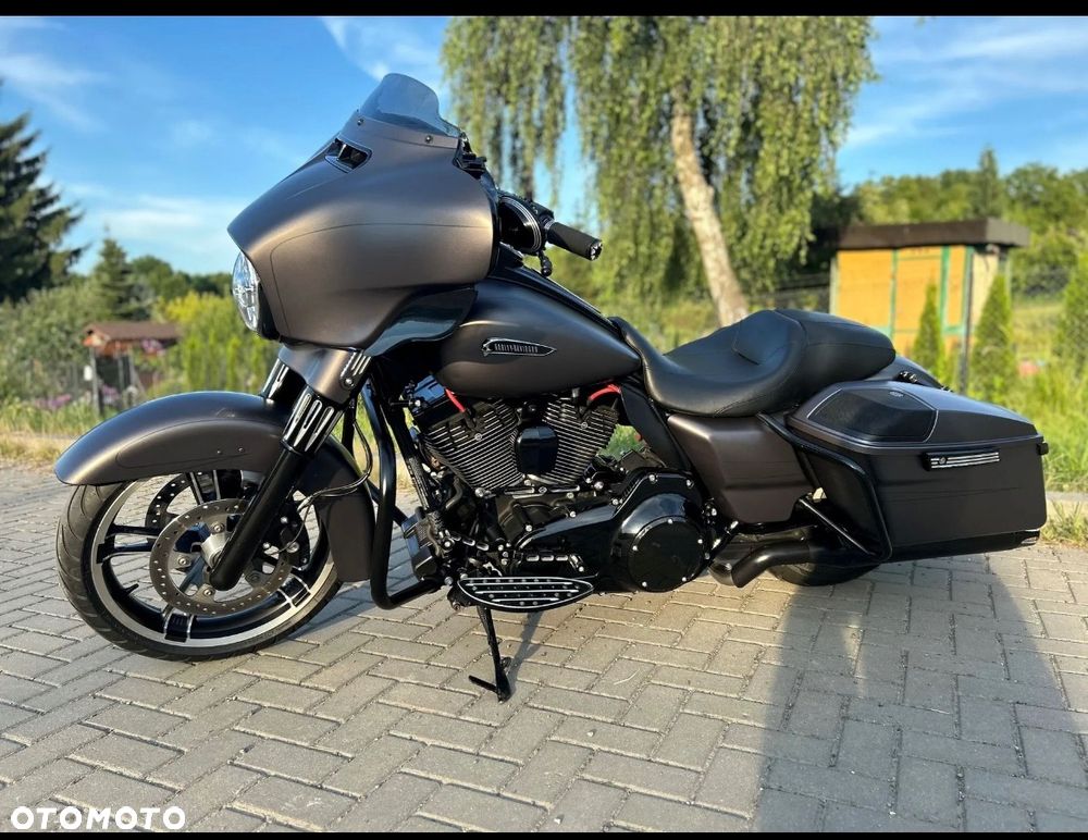 Harley-Davidson Touring Street Glide - 18