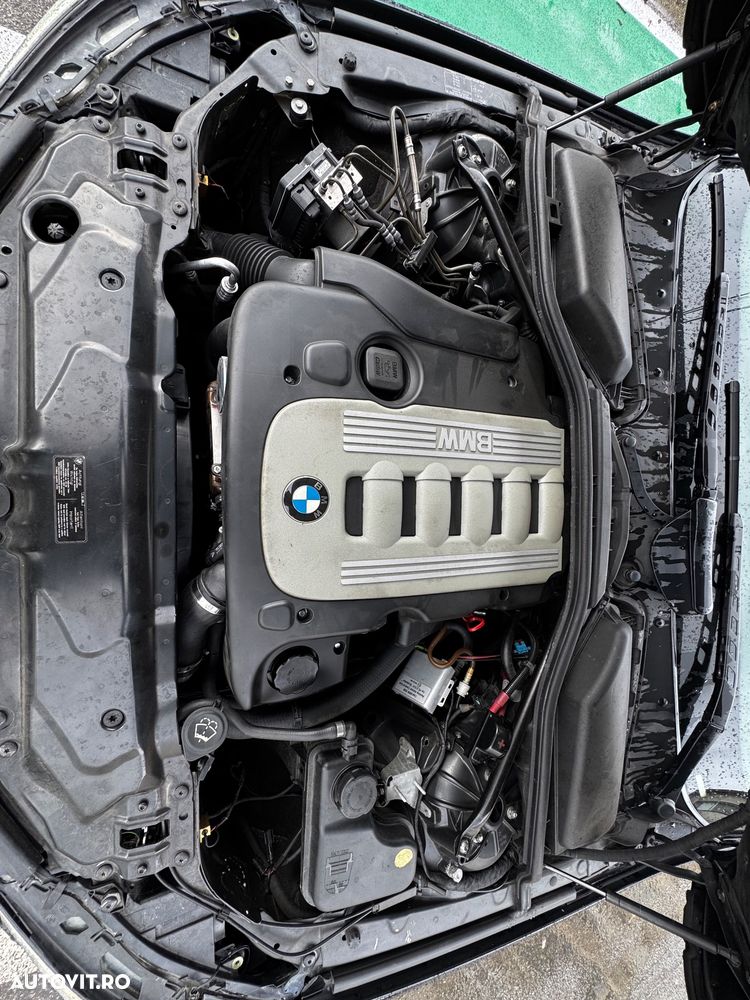BMW Seria 5 525d Aut. - 17