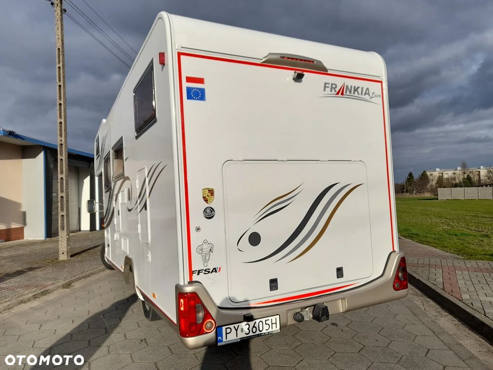 Mercedes-Benz Sprinter - 38