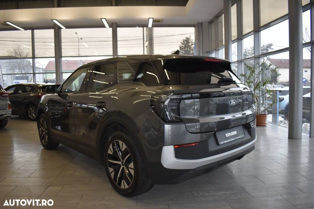 Ford Explorer RWD 77 kWh Extended Range Select - 4