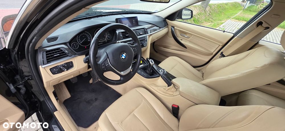 BMW Seria 3 320i Luxury Line - 9