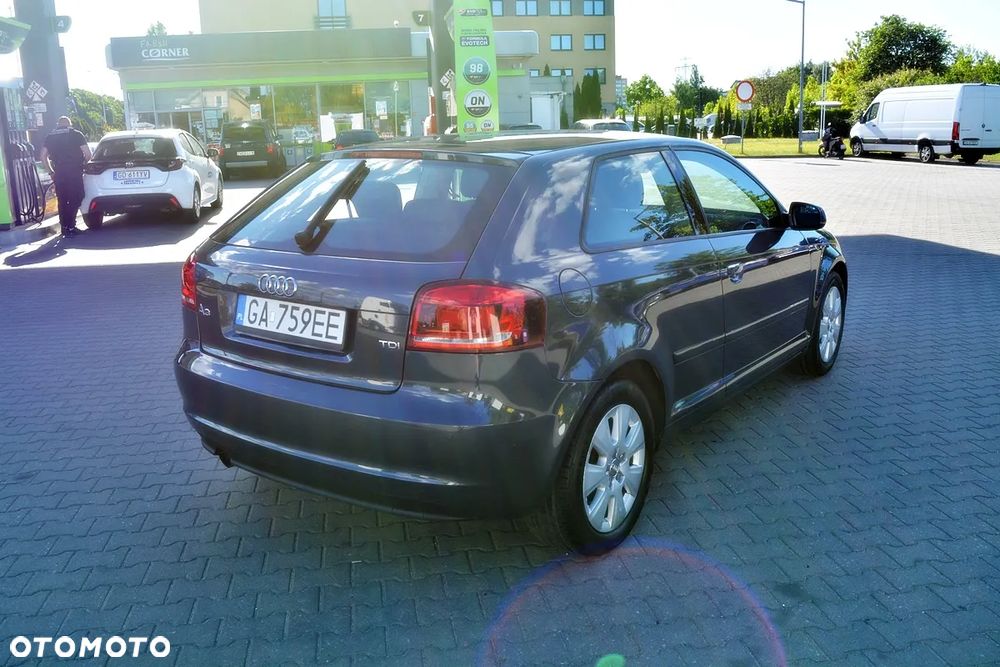 Audi A3 3-drzwiowe 1.6 TDI 99g DPF - 14