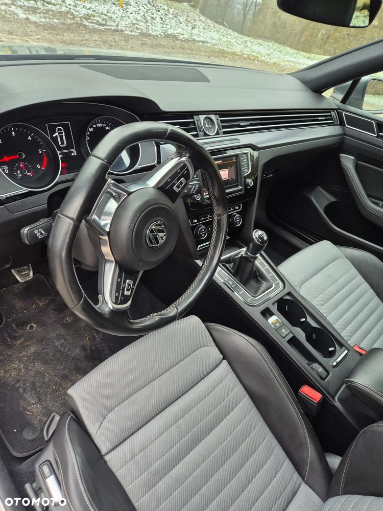Volkswagen Passat 2.0 TDI (BlueMotion Technology) Comfortline - 13