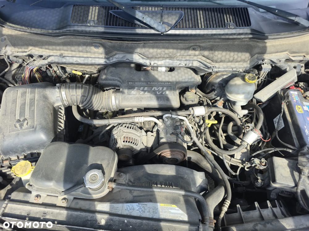 Dodge RAM - 8