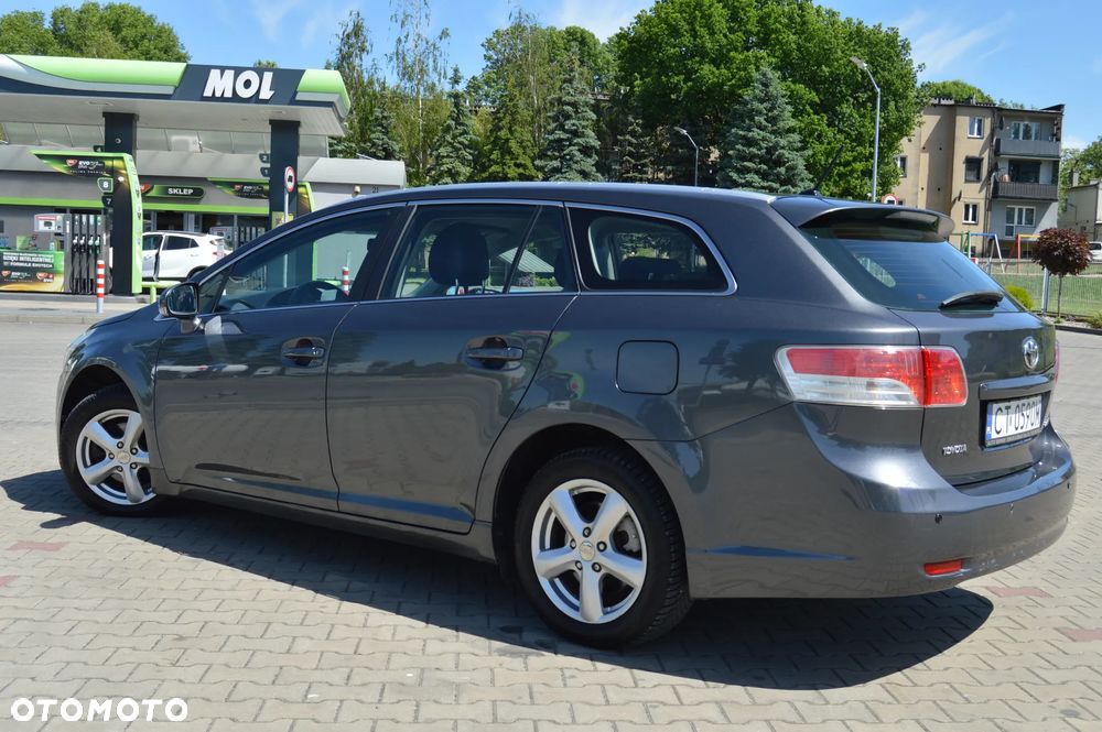 Toyota Avensis 2.0 D-4D Sol - 19