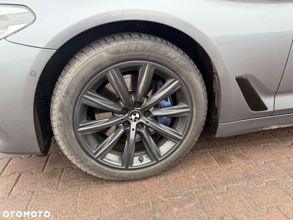 BMW Seria 5 530d xDrive Sport Line sport - 8