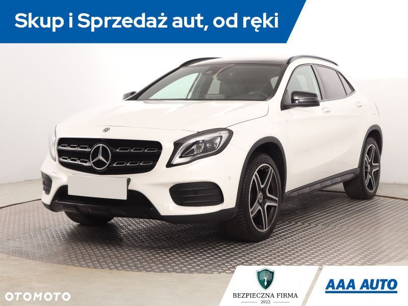 Mercedes-Benz GLA - 3