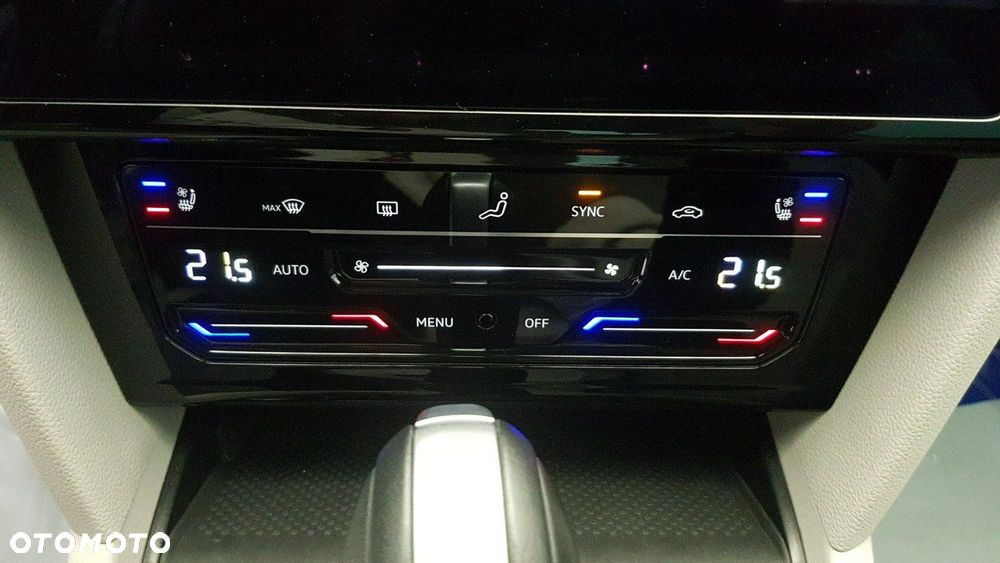 Volkswagen Passat - 25