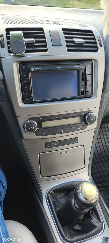 Toyota Avensis 2.0 D-4D 2010 - 11