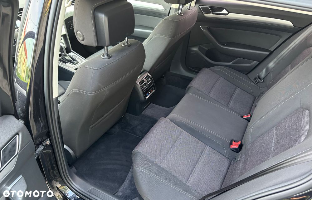 Volkswagen Passat 2.0 TDI SCR DSG Highline - 9