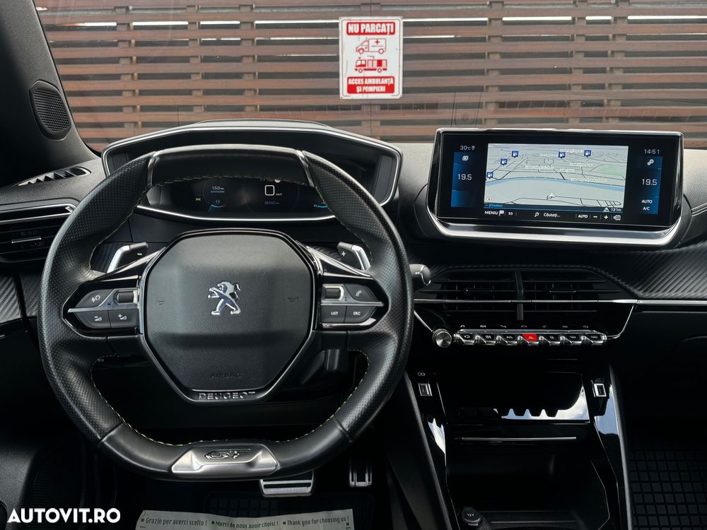 Peugeot 2008 PureTech 130 EAT8 GT - 18