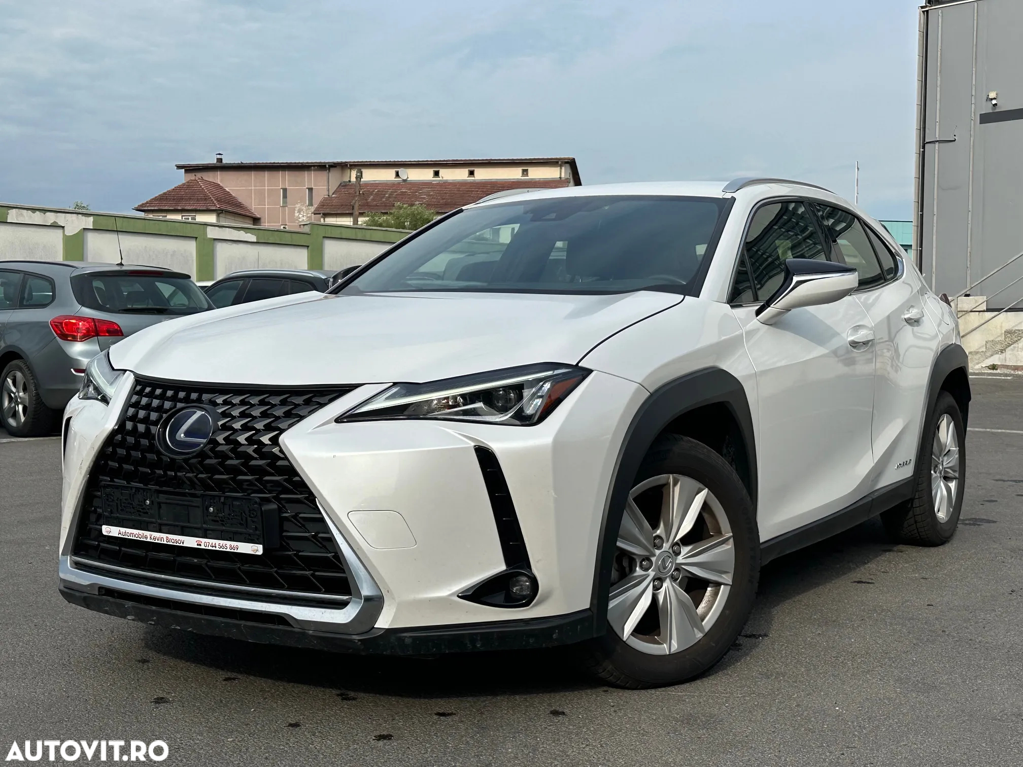 Lexus UX 250h Business Edition - 26