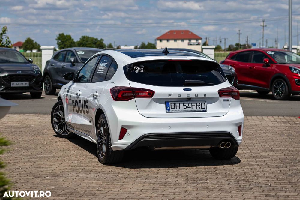 Ford Focus 1.0 EcoBoost MHEV ST-Line X - 2