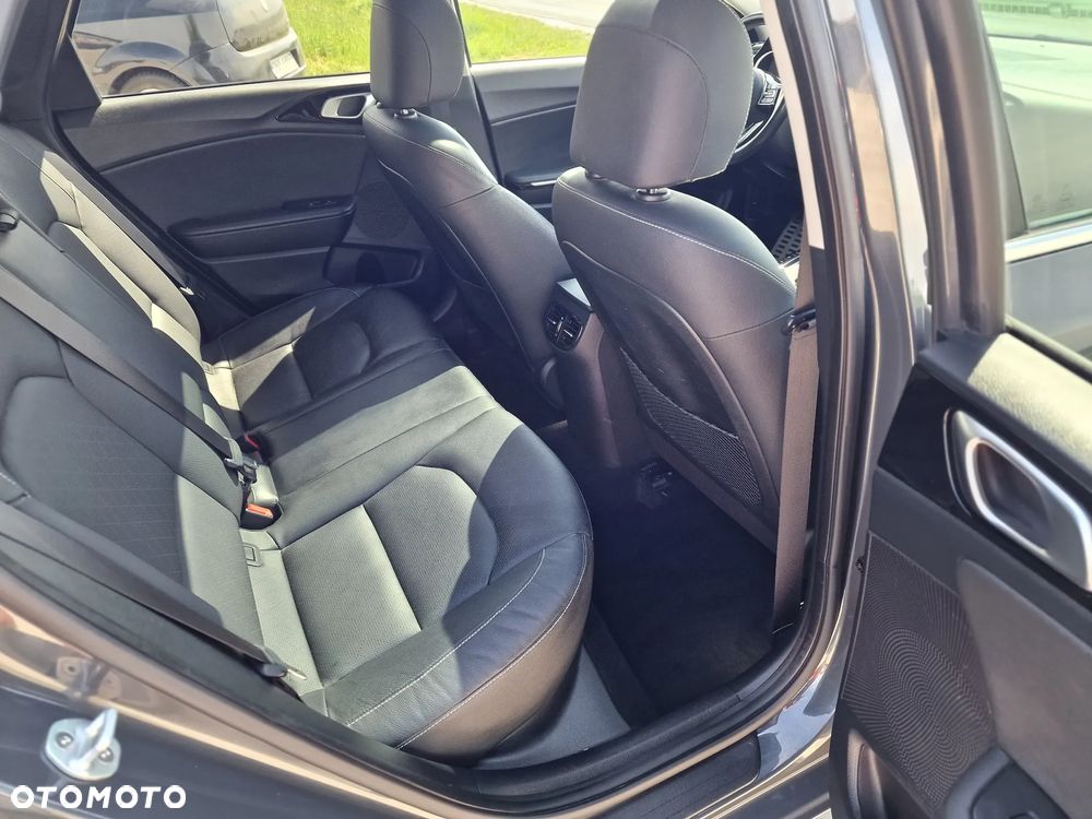 Kia Ceed 1.6 CRDi Eco-Dynamics+ (48V Mild-Hybrid) DCT7 Platinum Edition - 35