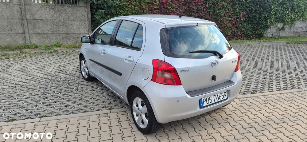Toyota Yaris 1.3 Sol MM - 4