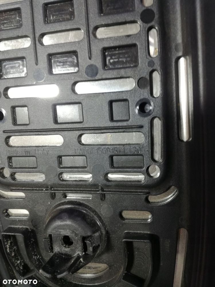 Audi A4 B9 20/25 podstopnica nakładka 8W1.864.777 - 4