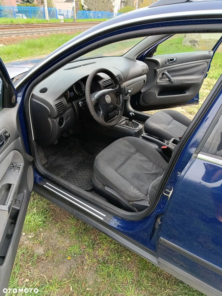 Volkswagen Passat 1.9 TDI Comfortline - 9